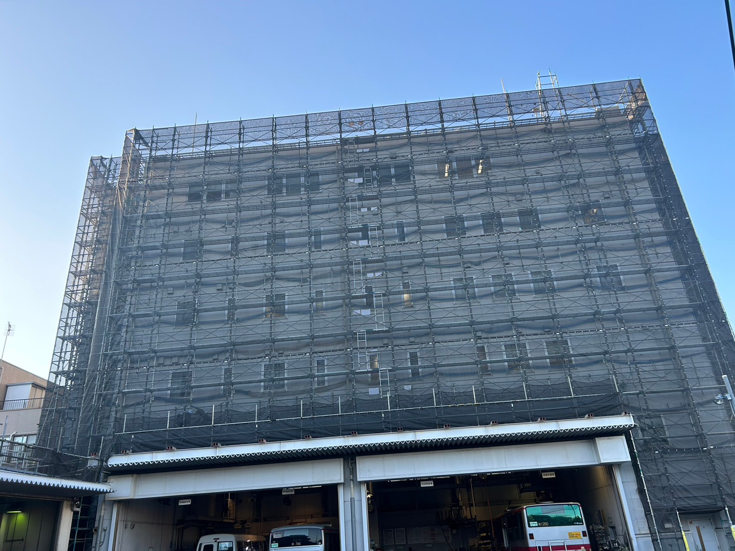 経験を武器に、収入も休日も次のステージへ。市川市で、足場職人として長く活躍しませんか？