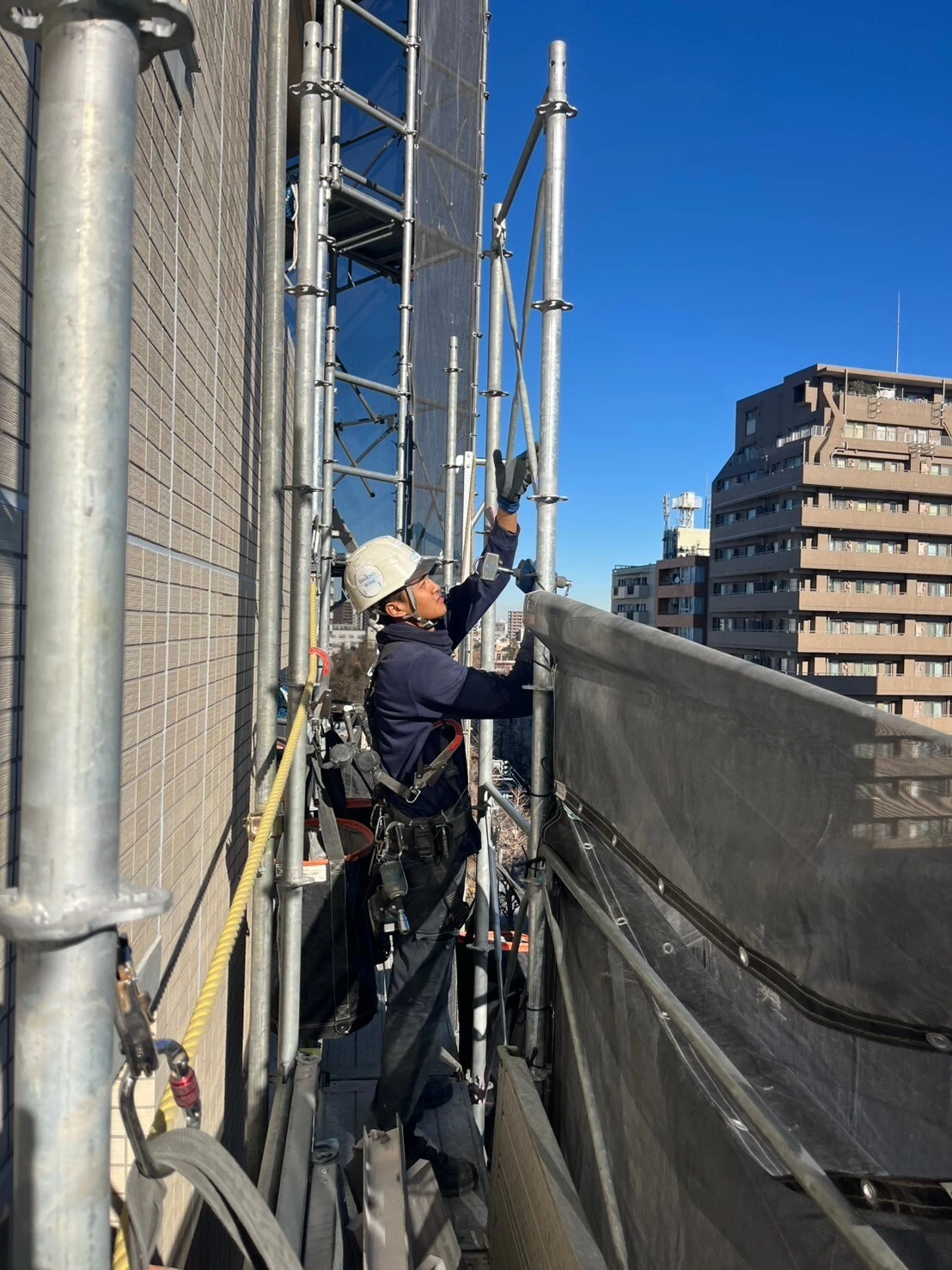 市川で足場工事に挑戦し、高収入を狙おう！