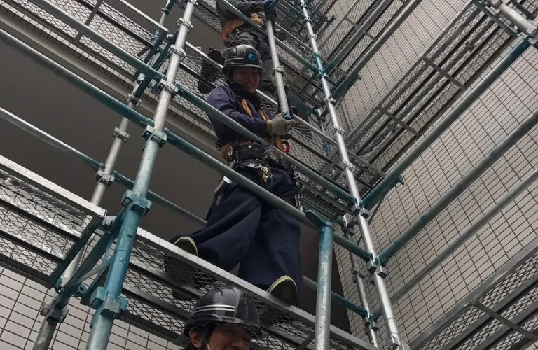 週休二日制でプライベートも充実！高収入の足場工事求人